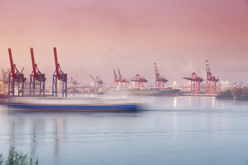 Deutschland, Hamburg, Containerhafen an der Elbchaussee - MS002958
