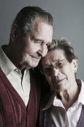 Portrait of senior couple, close up - JAT000088