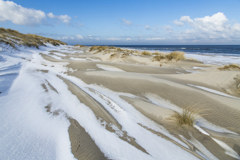 Deutschland, Küste mit Schnee auf Spiekeroog, lizenzfreies Stockfoto