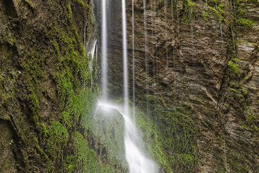 Österreich, Steiermark, Blick auf den Wasserfall im Ennstal - GFF000086