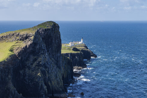 Vereinigtes Königreich, Schottland, Blick auf den Leuchtturm von Neist Point - EL000225