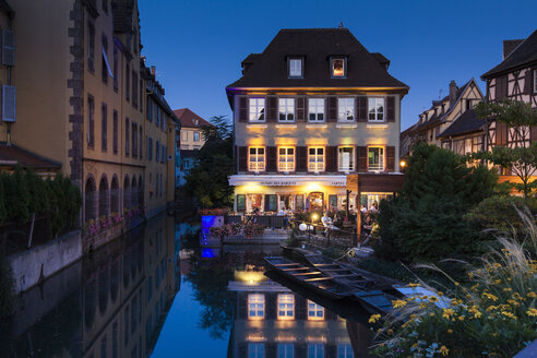 Frankreich, Colmar, Blick auf Venedig Petite mit Restaurant - AM000651