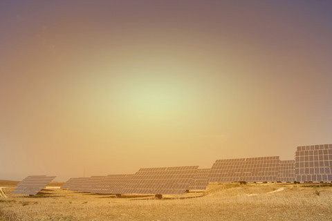 Spanien, Blick auf den Solarpark, lizenzfreies Stockfoto
