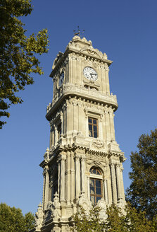 Türkei, Istanbul, Blick auf den Dolmabahce-Uhrenturm - LH000192