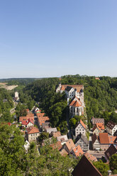 Deutschland, Baden Württemberg, Blick auf Burg und Wallfahrtskirche St. Anna - AM000719