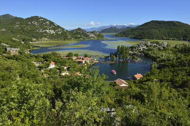 Montenegro, Blick auf das Dorf Karuc am Skadar See - ES000427