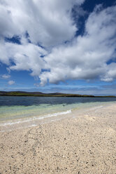 United Kingdom, Scotland, View of Coral beach near Dunvegan - ELF000256