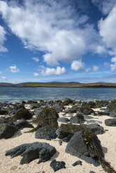 United Kingdom, Scotland, View of Coral beach near Dunvegan - ELF000254