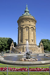 Deutschland, Mannheim, Blick auf den Wasserturm - ALE000046