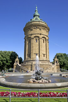 Deutschland, Mannheim, Blick auf den Wasserturm - ALE000046