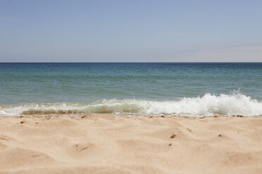 Portugal, Blick auf Meer und Strand - SKF001394