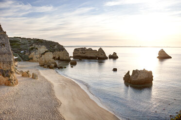 Portugal, View of coast at beach - SKF001413