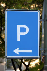 Parking lot sign - SKF001471