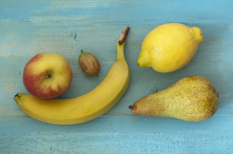 Früchte auf dem Tisch, Nahaufnahme, lizenzfreies Stockfoto