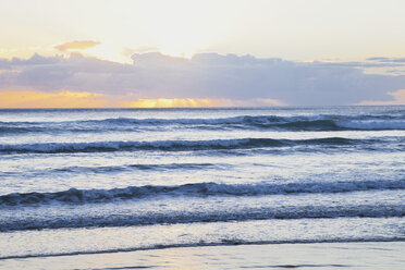 New Zealand, View of Ninety Mile Beach at sunset - GW002329