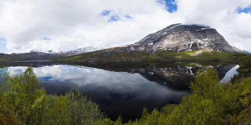 Norway, View of Hornsdalvatnet lake - STS000080