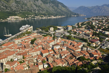 Montenegro, Blick auf die Altstadt von Kotor - ES000452