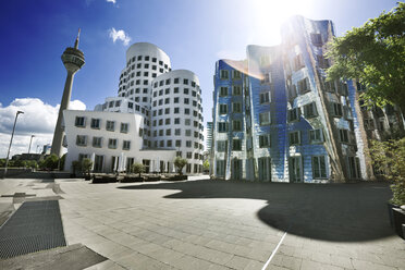 Germany, North Rhine-Westphalia, Dusseldorf, Gehry Buildings and TV tower at Medienhafen - MFF000623