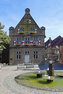 Deutschland, Nordrhein-Westfalen, Ansicht der Stadtbibliothek am Moormannplatz - LB000142