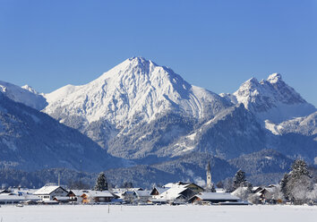 Deutschland, Bayern, Blick auf die Tannheimer Berge - SIEF004125