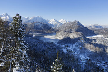 Deutschland, Bayern, Blick auf den Alpsee - SIEF004135