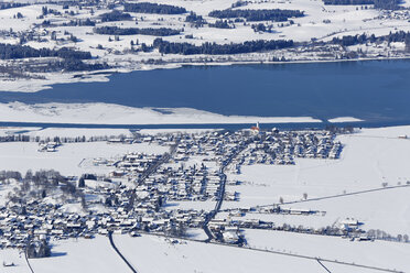 Deutschland, Bayern, Blick auf den Forggensee - SIEF004137