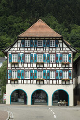 Germany, Baden Wuerttemberg, Half-timbered house in Staedtle town center - EL000318