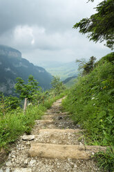 Schweiz, Blick auf Schrennenweg Wanderweg zur Meglisalp - EL000333