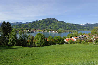 Deutschland, Blick auf Rottach Egern am Tegernsee - LB000231