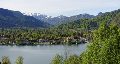 Deutschland, Blick auf Rottach Egern am Tegernsee - LB000187