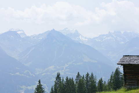 Österreich, Blick auf die Berge im Montafon, lizenzfreies Stockfoto