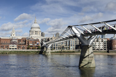 United Kingdom, London, View of Millennium Bridge with St Pauls Cathedral in background - EL000394