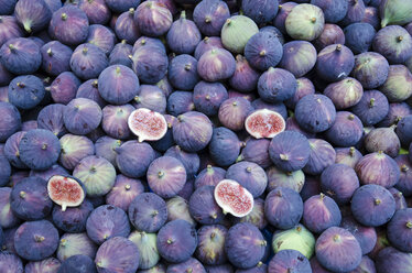 United Kingdom, Fresh figs, close-up - ELF000392