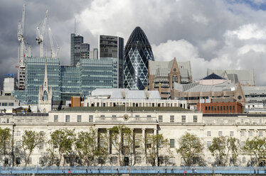 Vereinigtes Königreich, London, Blick auf das Gherkin-Gebäude - ELF000389