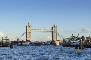 Vereinigtes Königreich, London,Blick auf die Tower Bridge über die Themse - EL000381
