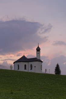 Österreich, Tirol, Schwaz, Blick auf die St. Annes-Kapelle in Achenkirch - GFF000202