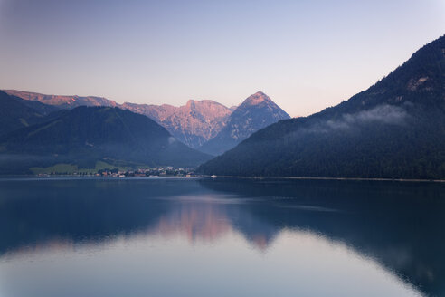 Austria, Tyrol, View of Pertisau at Achensee lake - GFF000192