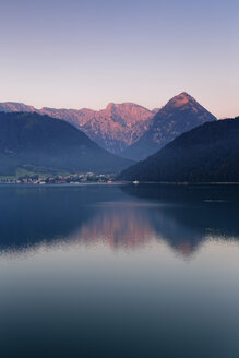 Austria, Tyrol, View of Pertisau at Achensee lake - GFF000191