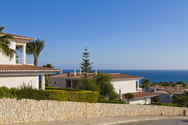 Portugal, Lagos, Blick auf die Ferienanlage - WD001866