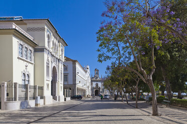 Portugal, Faro, Blick auf das Gebäude Arco da Vila - WDF001834