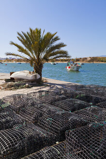 Portugal, Bow nest for fishing lobsters - WDF001807