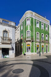 Portugal, Lagos, Häuser mit keramischen Kacheln - WD001790