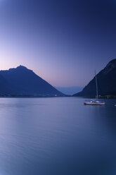 Österreich, Tirol, Blick auf den Achensee in der Morgendämmerung - GF000185