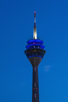 Germany, North Rhine Westphalia, Duesseldorf, Radio tower against sky - KJ000236