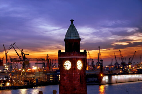 Deutschland, Hamburg, Hamburger Hafen, Uhrenturm - ALE000053