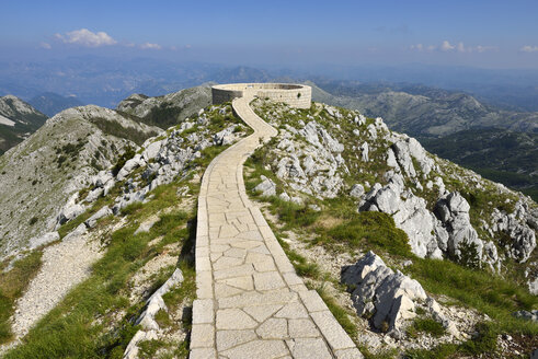 Montenegro, Ansicht des Mausoleums von Njegusi - ES000477