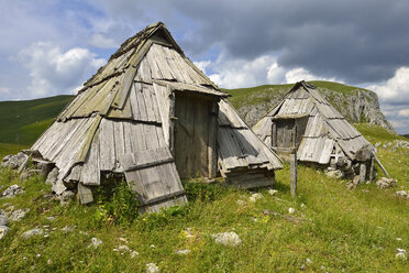 Montenegro, Blick auf die Hirtenhütte im Durmitor-Nationalpark - ES000481