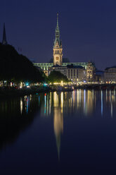 Deutschland, Hamburg, Blick auf Rathaus und Binnenalster - NKF000001