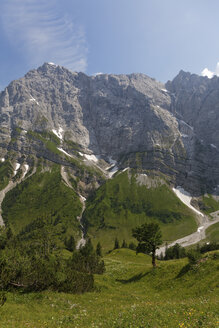 Österreich, Tirol, Karwendelgebirge, Berghütte in Eng, Region Ahornboden - GFF000218