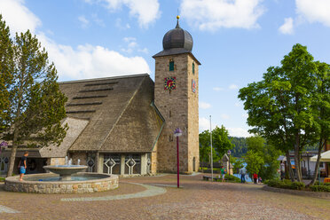 Deutschland, Baden Württemberg, Ansicht der Kirche St. Nikolaus - MAB000150